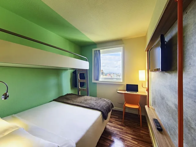 غرفة قياسية بسرير مزدوج وسرير فردي، Ibis Budget SP Centro Sao Joao 1/8