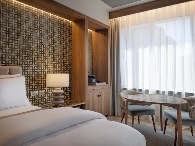 غرفة ديلوكس بسريرين منفصلين بإطلالة على المدينة، The Westin Madrid Cuzco 9/10