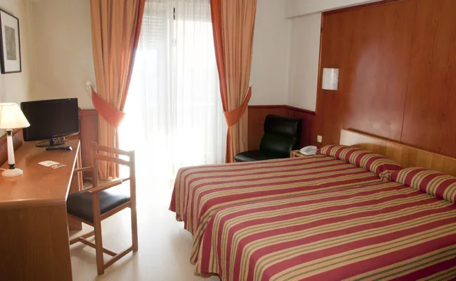 Room, Twin Beds, Alhama Hotel 2/5