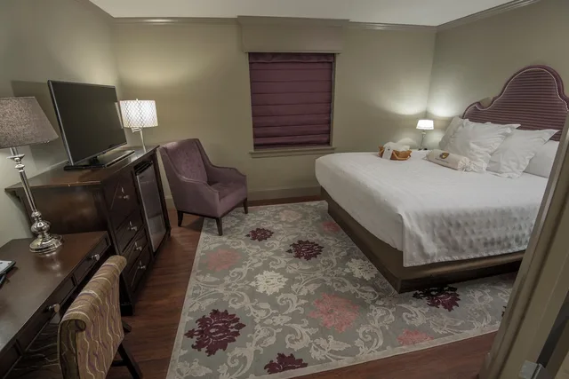 غرفة غراند مفردة بسرير كينج، The Bolling Wilson Hotel 1/1