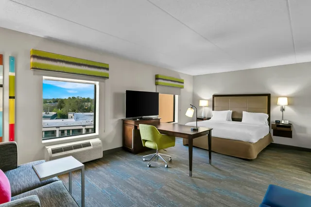 Studio, King Bed, Hampton Inn Suites Baltimore Woodlawn 1/3