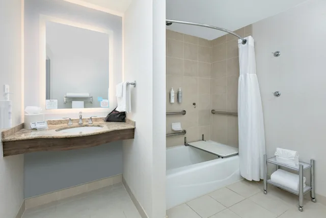 غرفة بسريرين كوين بإطلالة لذوي الإعاقة، Hilton Garden Inn Dallas/Arlington 6/8