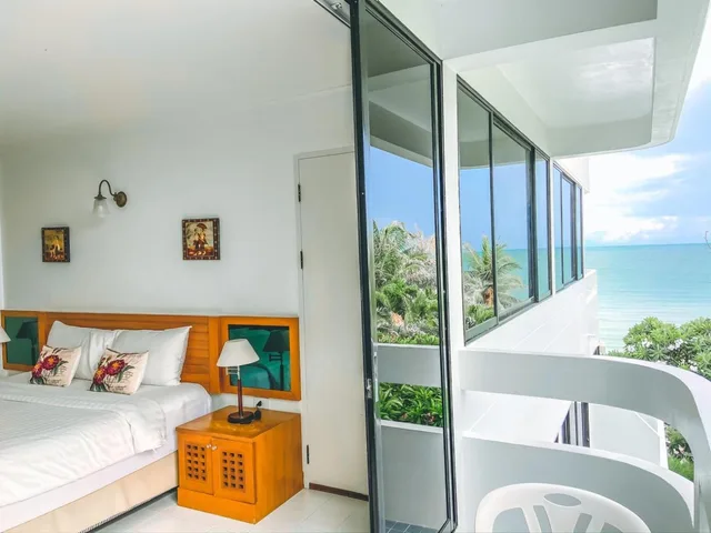 غرفة ديلوكس بشرفة، Nern Chalet Beachfront Hotel 3/4
