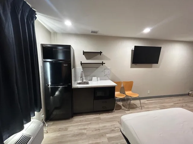 2 Full Beds - Non-Smoking, Kitchen، Studio6 Suites Cameron Park, CA - Folsom 3/5