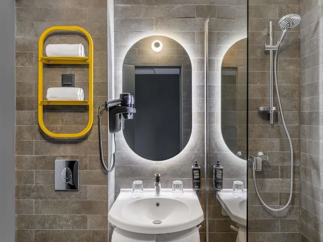غرفة قياسية بسرير مزدوج وسريرين منفصلين، Ibis Budapest Citysouth 8/10