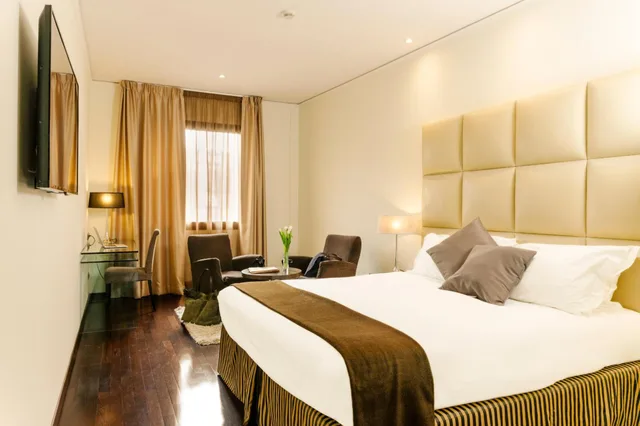 غرفة كومفورت بسرير مزدوج بحوض استحمام، Hotel Cosmopolitan 1/4