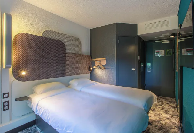 غرفة بسريرين منفصلين، B&B Hotel Chateauroux A20 L Occitane 3/3