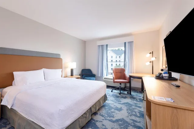 Room, King Bed, Bathtub, Accessible, Hampton Inn Lawrenceville Duluth 1/7