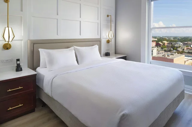 استوديو بسريرين كوين، Courtyard By Marriott New Orleans French Quarter/Iberville 1/5