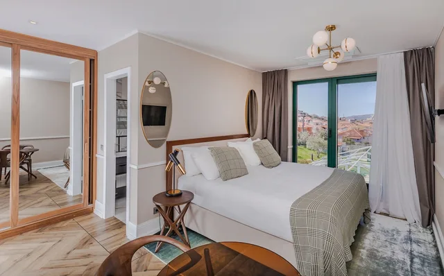لوفت بسرير كينج، Brown Beach House Design Hotel 3/4