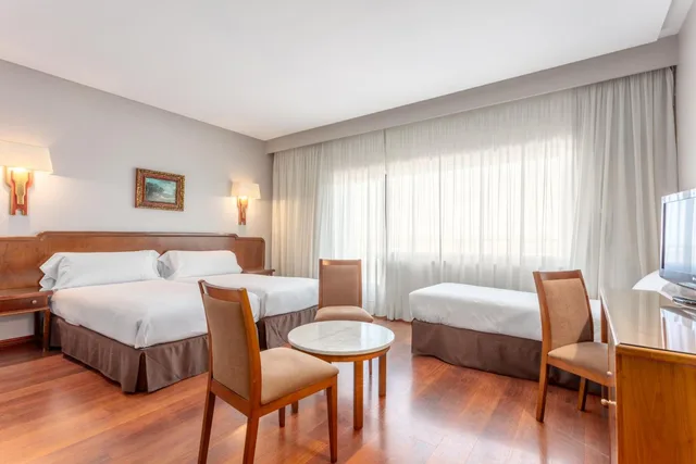 Room, Double or Twin Bed, with Extra Bed, Crisol Regio 2/6