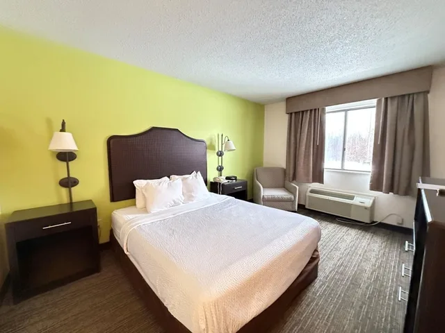 غرفة قياسية بسرير كوين لذوي الإعاقة، SureStay by Best Western Grove City 2/2