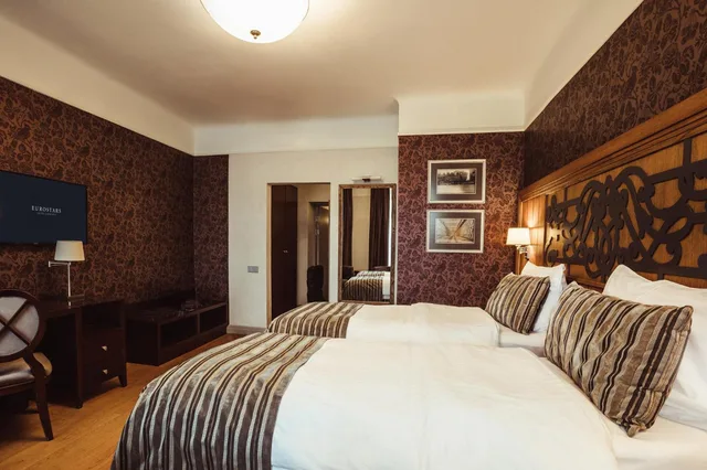 غرفة ديلوكس بسرير مزدوج مع سرير إضافي، Eurostars Metropole 4/10