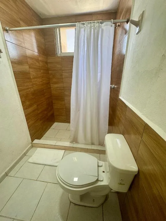 غرفة عائلية، Capital O Farallon Inn 6/6