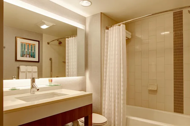 غرفة بسريرين كوين مع أريكة في طابق مرتفع، Hyatt Place Bayamon 7/7