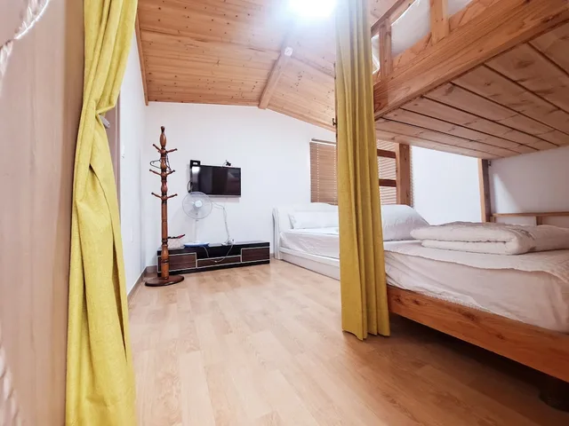 3 Bedrooms, Deluxe, Apartment, 12 Beds, Gillime Pension 6/10