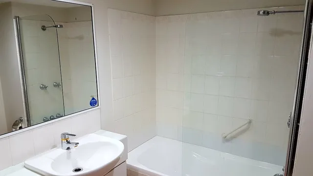 غرفة ثلاثية، Outrigger Resort 5/9