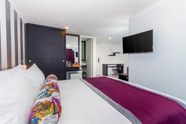 جناح بريميوم بسرير مزدوج، The Morgana Poblado Suites Hotel 1/5