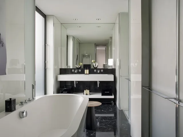 2 Bedrooms, Ultimate, Me, Penthouse, 2 King Beds، Me London Hotel 7/9
