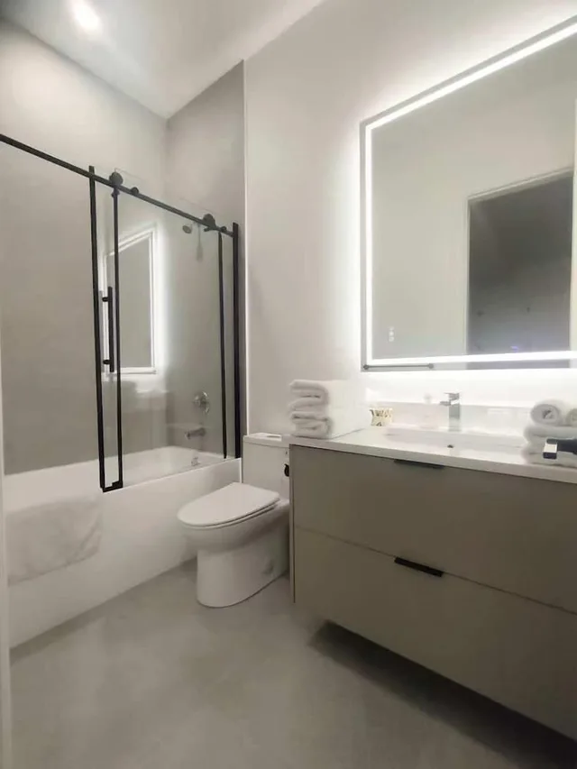 غرفة إليت بسرير كوين، Vancouver-Beijing Bed and Breakfast 9/10