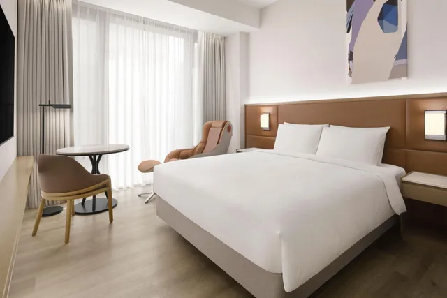 غرفة بسرير كوين في طابق مرتفع، AC Hotel by Marriott Seoul Gangnam 4/6
