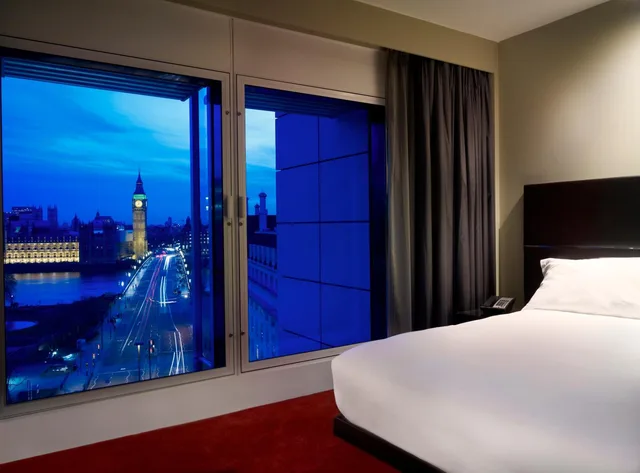 1 Bedroom, Suite, Big Ben View، Park Plaza London Westminster Bridge 2/4