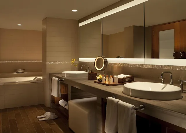 1 Bedroom, Makai, Open Plan, Suite, King Bed, Ocean View, Two Story, Sofa، Hilton Waikoloa Village 3/7