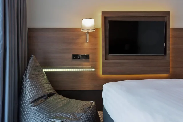 غرفة بسرير مزدوج بإطلالة على المرفأ، Moxy Amsterdam Houthavens 9/10