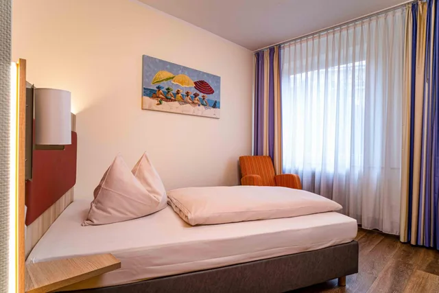 Standard, Single, Hotel Am Stadtpark Hilden 2/15