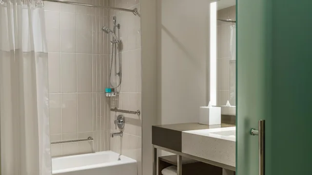 غرفة كلوب بسريرين كوين، Hyatt Regency Houston/Galleria 2/3