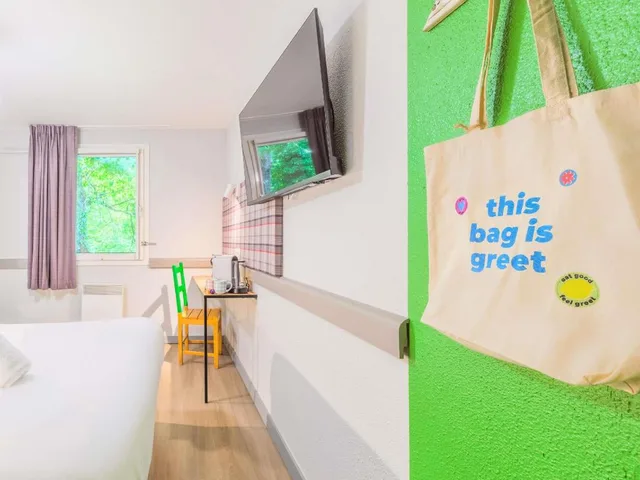 Pop, Double Bed, Garden Side، Greet Hotel Annecy Cran Gevrier 4/9