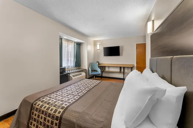غرفة أساسية بسرير كوين للمدخنين لذوي الإعاقة، Knights Inn Allentown 1/10