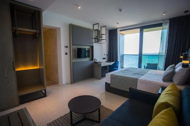 Luxury, Double Bed, Sea View, Terrace, Liberty Plaza 8/10