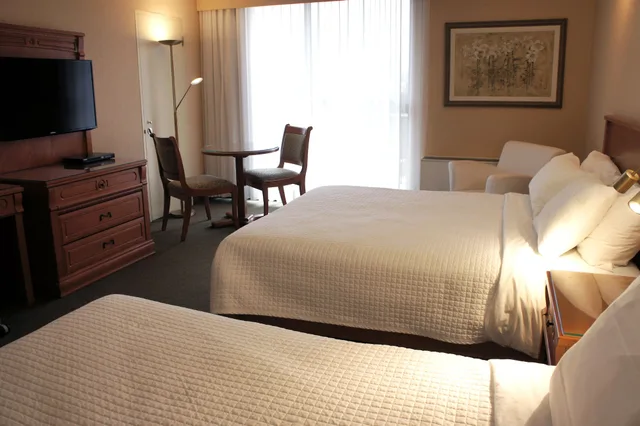 Family, 2 Queen Beds, Garden View, Hotel Castel 2/8