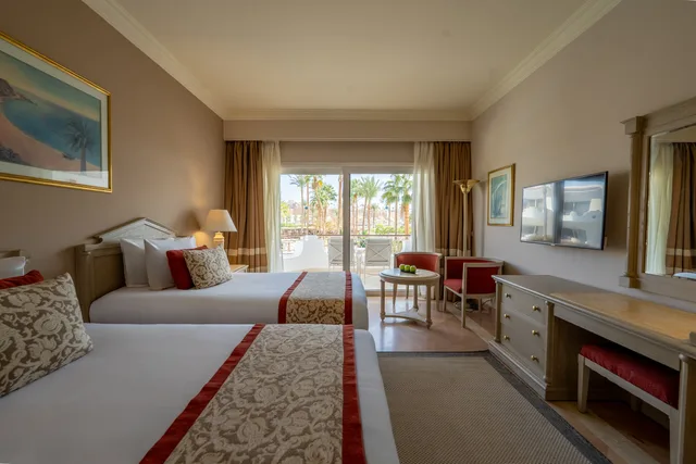غرفة سوبيريور بسرير مزدوج بإطلالة على الحديقة، JAZ Elite Palace - Adults Friendly 16 Years Plus 1/3