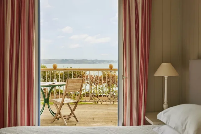 غرفة سوبيريور بسرير كينج بإطلالة على البحر بشرفة، Grand Hotel Des Bains the Originals Relais 4/4