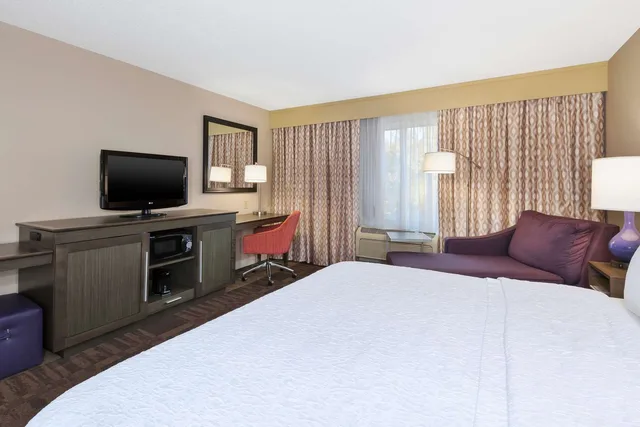 غرفة بسرير كينج، Hampton Inn Waterbury Ct 1/2