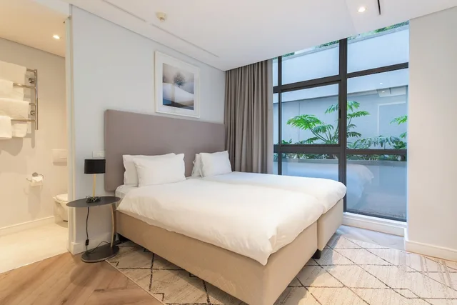 غرفة بريميير بسرير كينج بـ3 غرف نوم بمسبح خاص، Mountain Marina Luxury Apartments 3/10