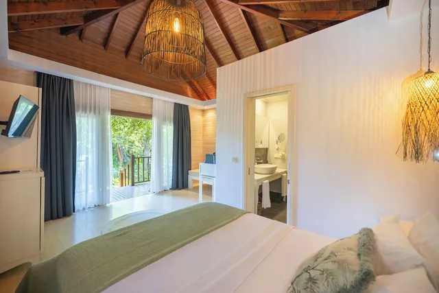غرفة كلاسيكية بسرير مزدوج بإطلالة على الحديقة، Villa Lukka 2/8