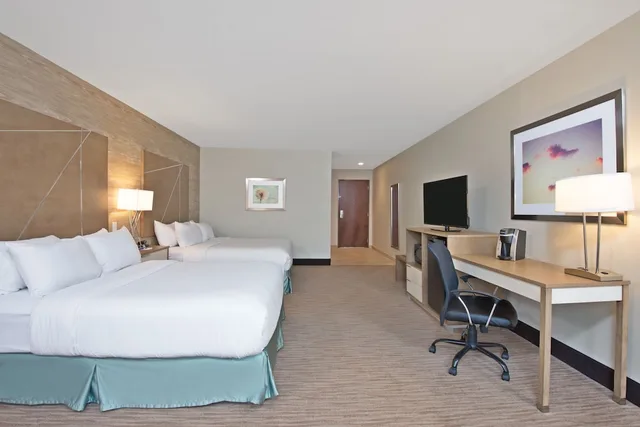 Standard, 2 Queen Beds, Holiday Inn Express & Suites Harrisburg S - New Cumberland 2/4