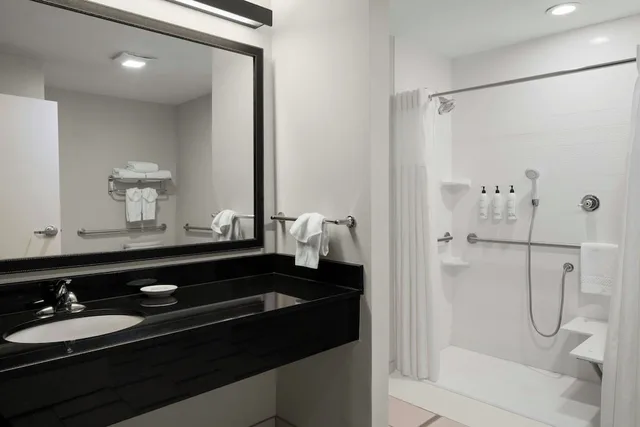 استوديو تنفيذي بسريرين كوين بغرفة نوم واحدة مع أريكة، Fairfield Inn Suites By Marriott Olean 3/7