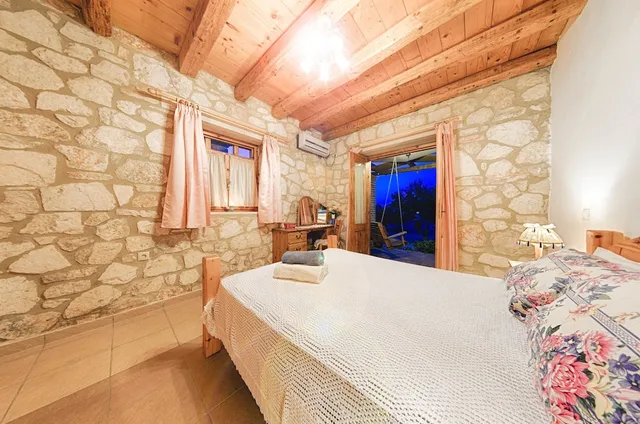 Duplex, 2 Double and Twin Beds، Joanna S Stone Villas 6/10