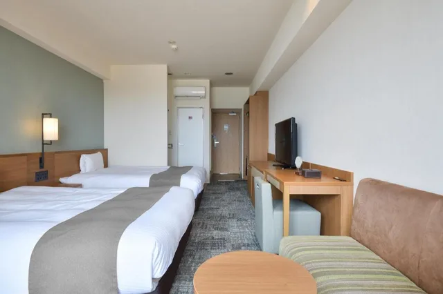غرفة بسريرين مزدوجين بإطلالة على البحر في المبنى الرئيسي، Vessel Hotel Campana Okinawa 3/8