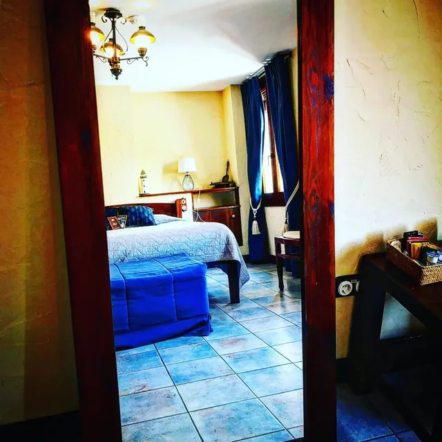 غرفة رومانسية كبيرة بسرير مزدوج، Hotel Triskel 3/3