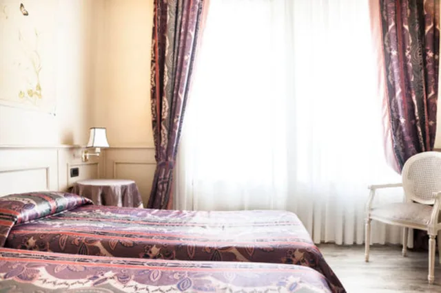 غرفة بثلاثة أسرّة مع سرير إضافي، Hotel San Luca Verona 4/6