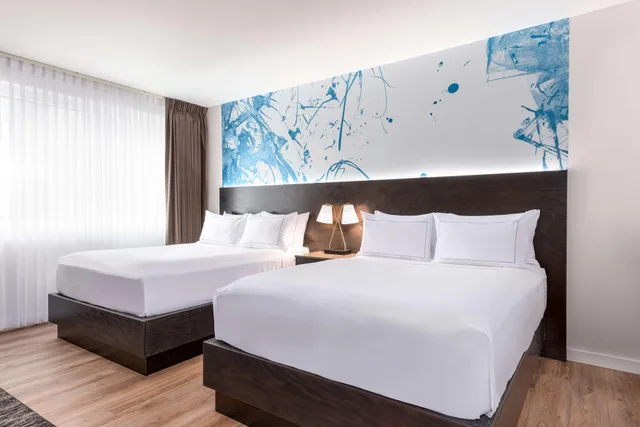 غرفة ديلوكس بسرير مزدوج لذوي الإعاقة، Holman Riverfront Park Hotel Salem Tapestry by Hilton 1/2