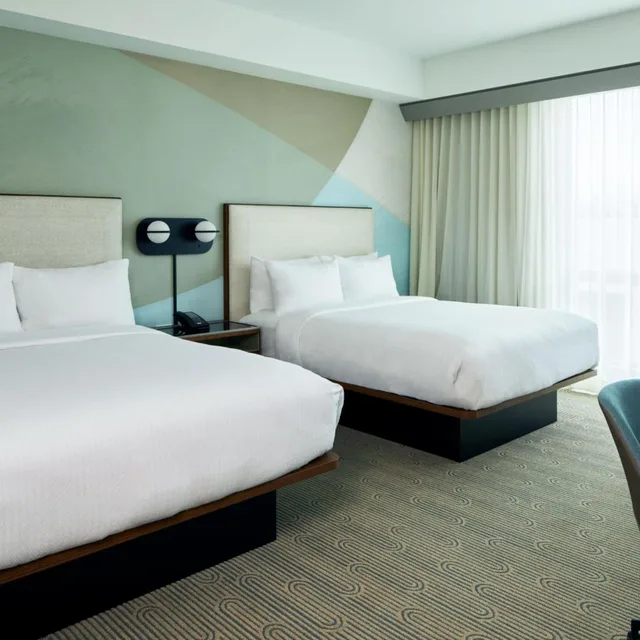 غرفة بسريرين كوين بإطلالة على المدينة، Courtyard by Marriott Santa Barbara Downtown 3/10