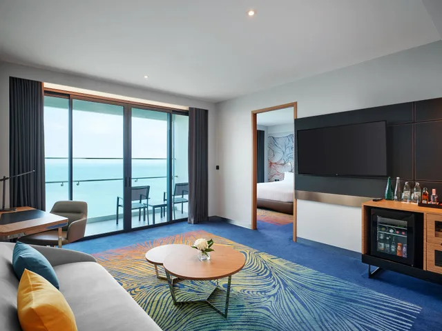 Marina Bay, Suite, King Bed, Sea View, Living Area, Balcony, Lounge Access، Novotel Marina Sriracha 6/10