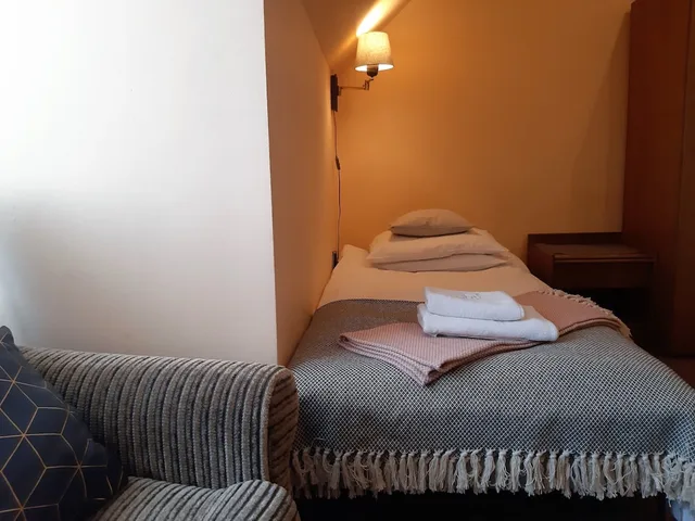 غرفة اقتصادية بسرير كوين وسريرين منفصلين، Hotel Kasprowy Wierch 1/3