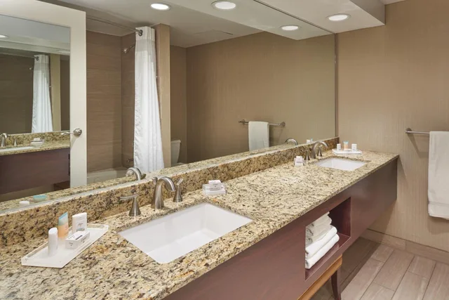 جناح، Wyndham Executive Center Columbia 1/1